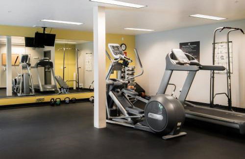 City Water View Oasis with Pool & Gym near Cruise in Heart of Seattle - Foto 35