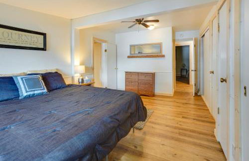 Waterfront Spirit Lake Vacation Rental with Dock! - Foto 13