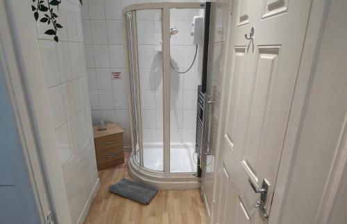 Home from home - 2 bedroom apartment - Foto 7