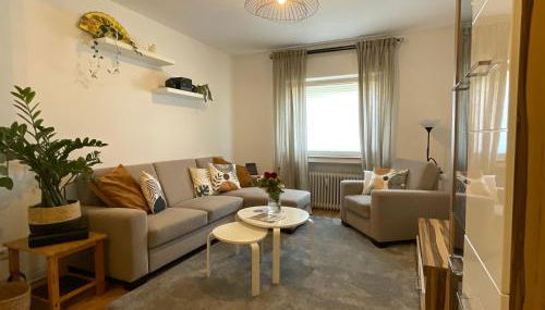 Spacious 65sqm private flat, New and fully equipped kitchen with dining room, Direct Bus to Messe - Foto 4