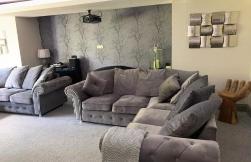 Luxury 5 Bed All En-Suite Cinema Room - Foto 28