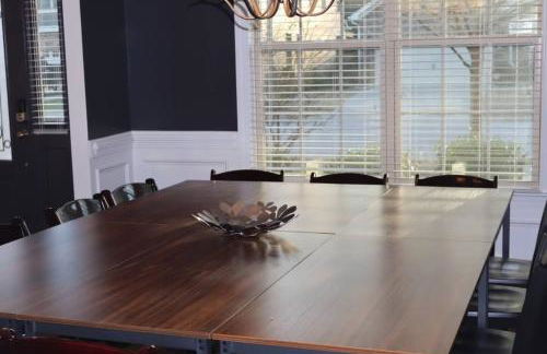 Convenient Remote-friendly suburban oasis - Foto 9