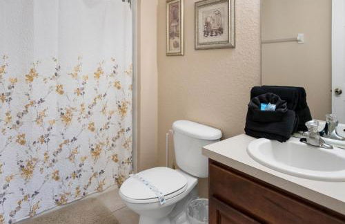 Spacious 6BR Villa Pool Parking Near Disney World - Foto 27