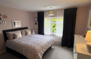 Fairfield Large 4 Bed Log Fire - Photo 6