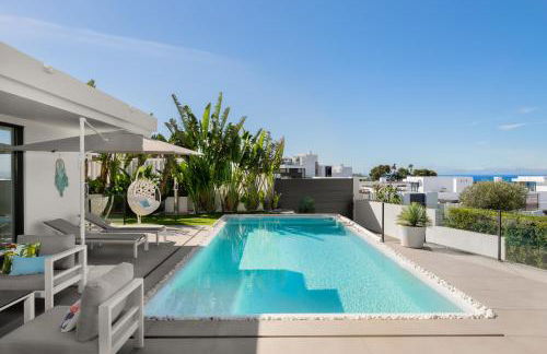 4-Bedroom Modern Villa with Sea View - Photo 50