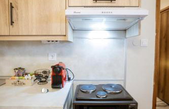 Riverside Escape ,modern residence with courtyard - Photo 17