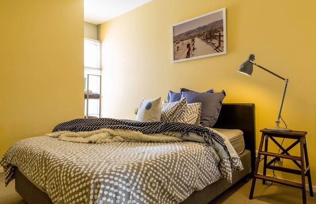 Mika, 2bdr Fitzroy pad With Secure Parking - Foto 7