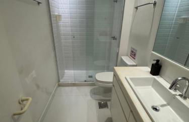 Leblon - Vista Mar no Top Flat Leblon com Academia, Garagem e Arrumação Diária - True Rio - Photo 10