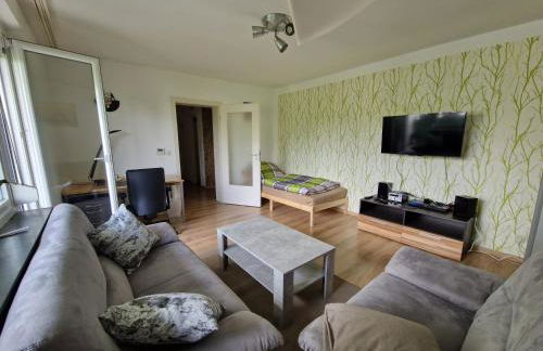 Apartment mit Balkon, perfekt als Monteurwohnung oder Stundentenwohnung - Foto 1