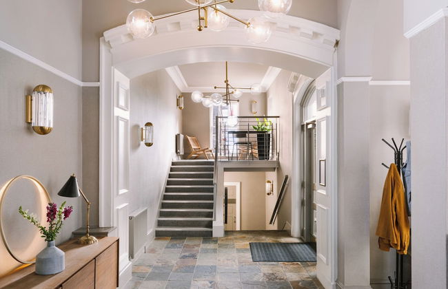 Royal Garden Apartments New Town - Photo 4