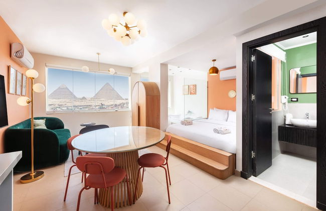 Xuru Stays I Jacuzzi Studios @ The Pyramids - Foto 1