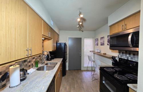 Stylish Galleria Condo 2BR 2BA Saltwater Pool Marquee Uptown - Foto 25