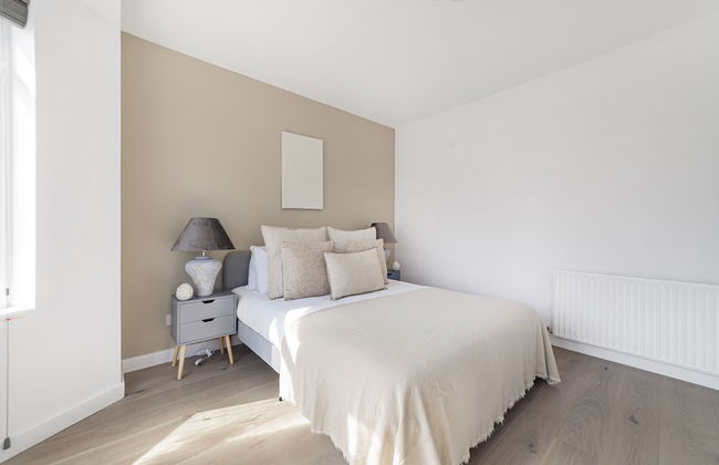 The Neasden Villas - Photo 4