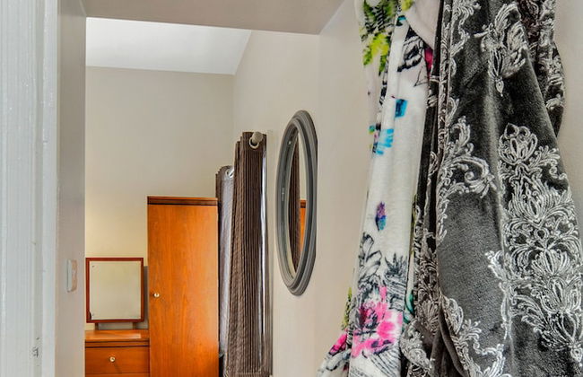 Snug at Clarence - Near Museum of Free Derry and Bloody Sunday Memorial - Foto 32