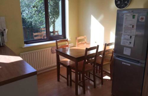 6 Bedroom House For Corporate Stays in Corby Suitable for Nightshift Workers - Foto 25