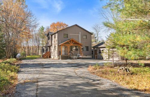 Lakefront with Beach Game Room Fire-pit and More - Foto 14
