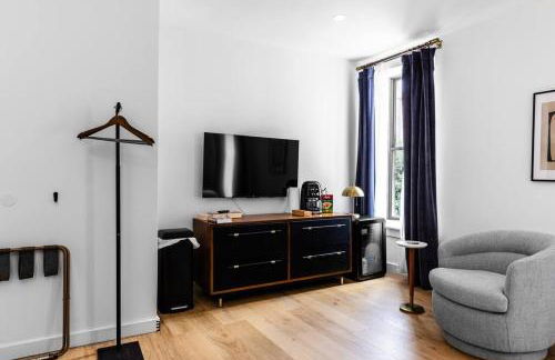 Historic BLDG, Coffee Shop, FAST Wi-Fi, Room # 207 - Foto 3