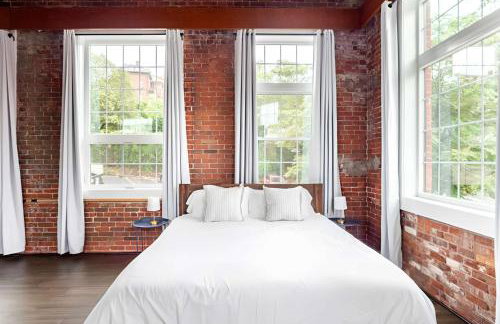 Jennifer's Historic Riverfront Loft City Views - Foto 20