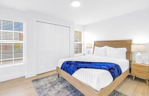 The Village Breeze 6BR with heated Pool, near Beach, 250ft to Siesta Key Village! - Foto 33