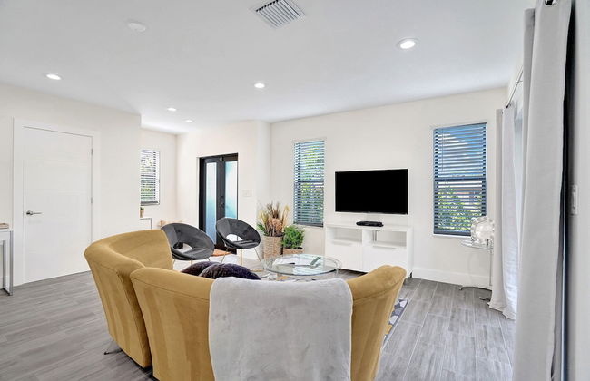 The Zen Suites - Photo 43