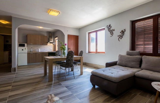 Large Holiday Home With Private Pool, Wellness & Sea View - Foto 19