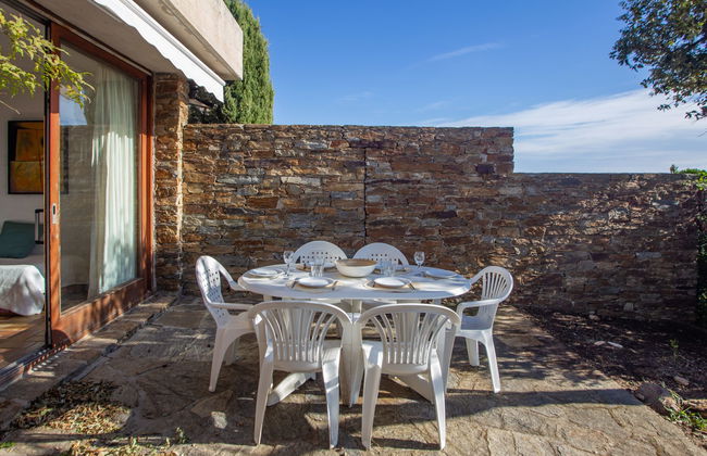 2 bedroom House in Bormes-les-Mimosas with garden and terrace - Photo 18