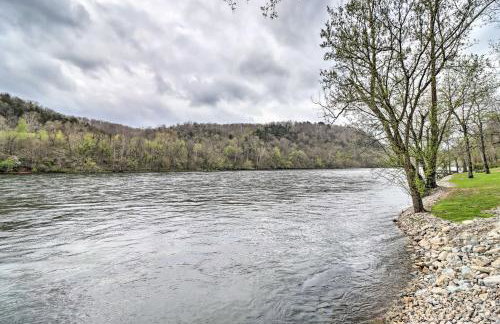 White River Fishing Escape with Deck and Patio! - Foto 31