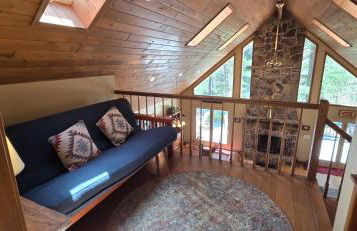 Tall Pines- 5-bedroom 3-bath with hot tub and more! - Foto 21