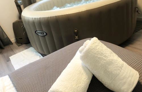 Apartment Zagreb Jacuzzi - Photo 20