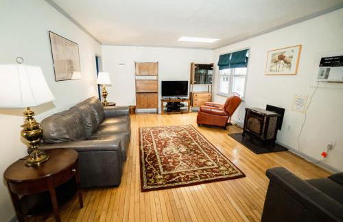 Spacious Home In A Quiet Neighborhood - Foto 5