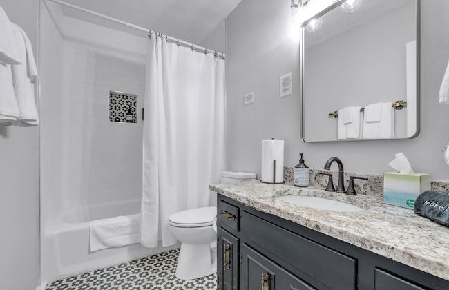 Hudson Manor 4 Bedroom Home by RedAwning - Foto 28