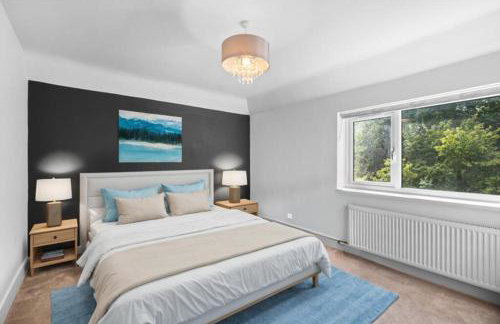 Luxurious Relaxing 6 Bed House for great comfort - Photo 9