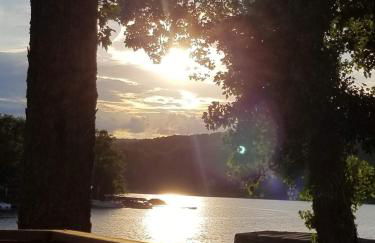 Waterfront Cottage at Highland Lake with Dock - Foto 30