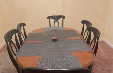 Spacious 3-bedroom townhouse with 2 1/2 baths. - Foto 7