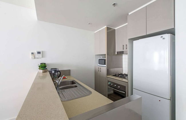 Beautiful 2BR APT With Balcony, Pool and Gym - Foto 9