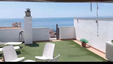Ático Mediterráneo con Terraza y Solárium en el centro y a un paso del mar en Rincón de la Victoria - Photo 2