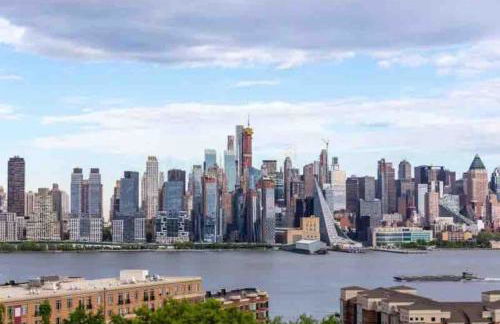 Spacious Apt 15 mins to NYC with Free Indoor Parking - Foto 1