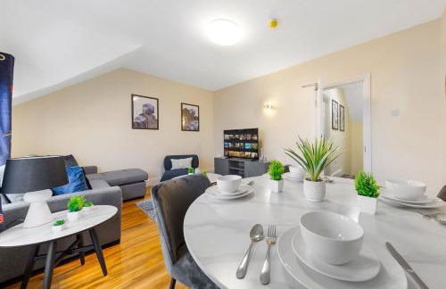 Lovely 4-BR Home In Leyton - Sleeps 14, Near Tube, Arcade, 100inchTV - Foto 9