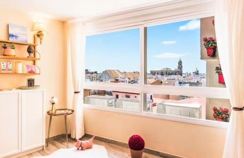 Malaga Centre Apartment with Parking - Photo 1