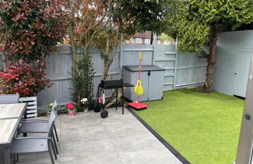 Brand New Big House with garden and free parking - Foto 29