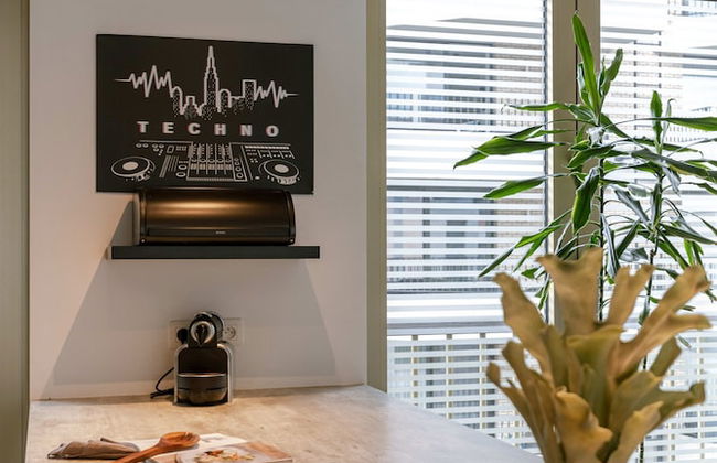 Modern Apartment With Large Terrace - Photo 19