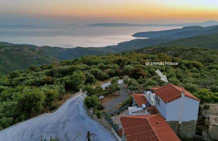 Τhe grandma's house - Foto 1