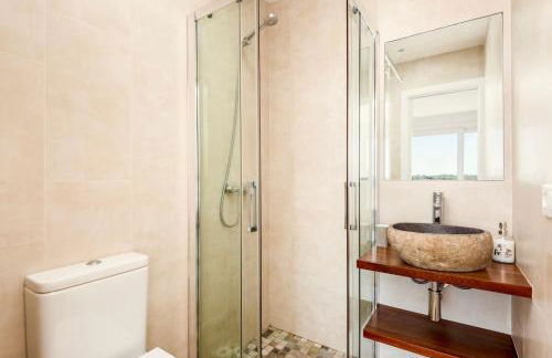 Seafront Villa Bellavista with heated pool by DadoVillas - Foto 23