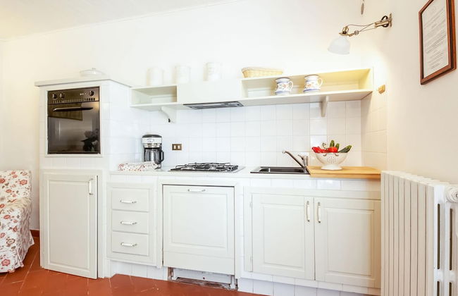 Splendid Holiday Home in Orciatico with Hot Tub & Pool - Foto 6