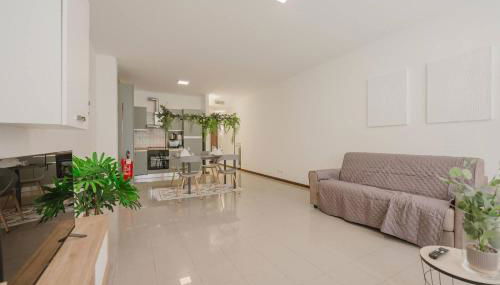 Unico Apt 5, 4 ospiti, parcheggio gratis, 10 minuti da Venezia - Photo 2