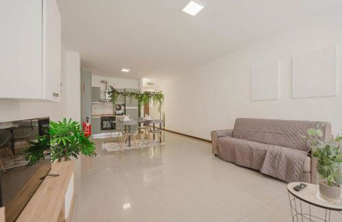 Unico Apt 5, 4 ospiti, parcheggio gratis, 10 minuti da Venezia - Photo 2