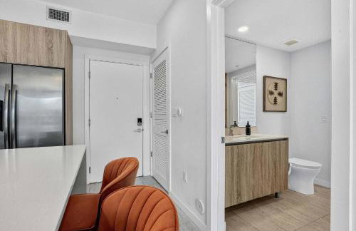 Biscayne Cove by Rove Travel - Condo with Balcony - Foto 17