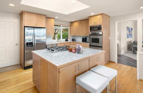 Family Retreat w Lake & Mt & City View Gym MI - Foto 15