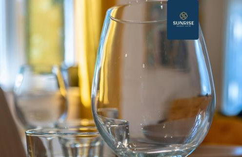 MUIRTON HOUSE - INVOICE and REDUCED PRICE only via SUNRISE SHORT LETS DUNDEE, 4 Bed House, 4 Car Parking, 2 Baths, 5 Smart TVs, Fully Equipped Kitchen, Large Dining and Living Space, Rear Garden, Free WiFi, and ONLY 9 Mins to STANNERGATE Ports - Foto 31