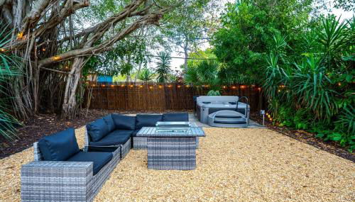 East Boca Oasis With Huge Yard Hot Tub Fire Pit and Games - Foto 4